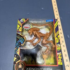 Xenomorph 7" collectable fully poseable alien
